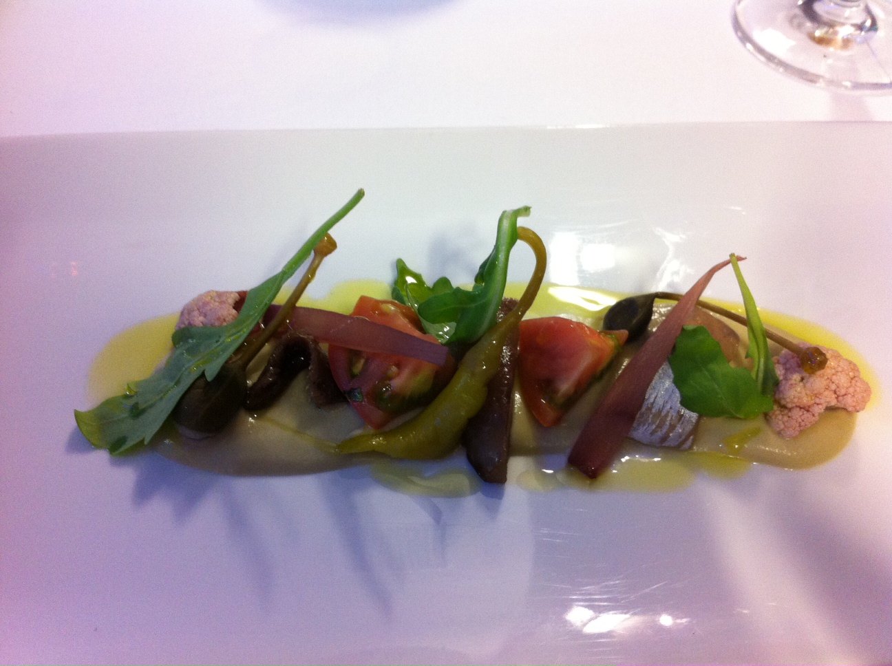 Kaymus Ensalada de encurtidos, ahumados y salazones